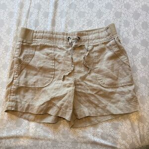 Athleta Tan Cargo Shorts with Relaxed Fit and Elastic Waistband